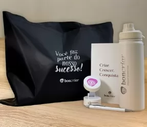 Kit Momentum Personalizado – Brinde Corporativo com Bag Garrafa Térmica Moleskine e Acessórios