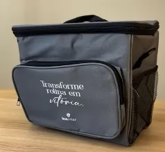Bolsa Térmica Therma Personalizada – Brinde Corporativo Funcional e Resistente à Água