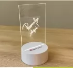 Mini Brinde Lilá Personalizado – Luminária Acrílica LED para Brindes Corporativos Criativos